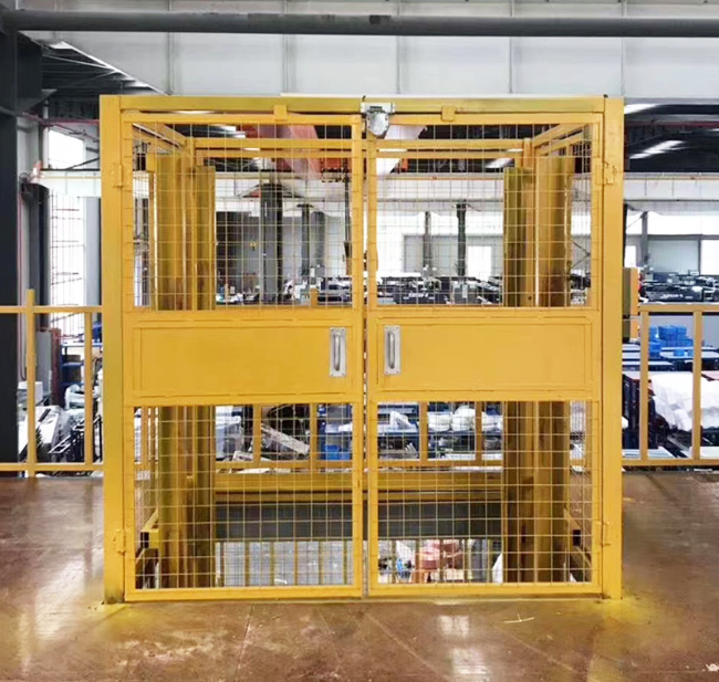 南丰智能导轨式升降机亮相