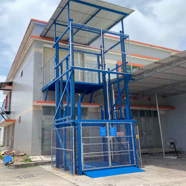南丰建材厂室外升降货梯安装